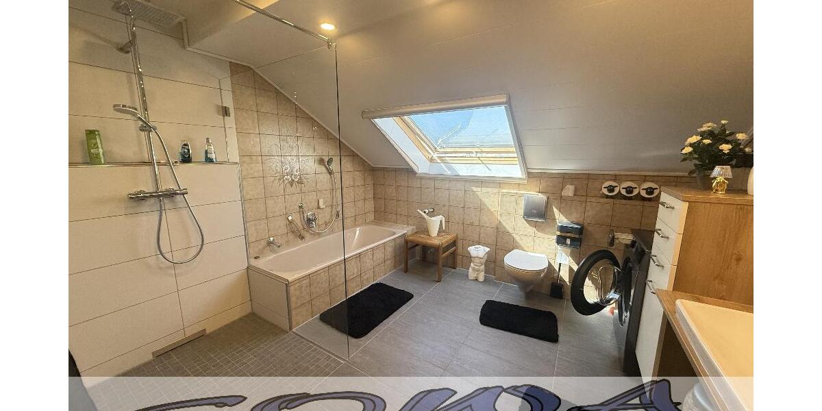 Charmante Dachgeschosswohnung mit Balkon, Garten & Garage in Königsmoos - Ein Objekt von Ihrem Immobilienpartner SOWA Immobilien und Finanzen - 3- Königsmoos Untermaxfeld | Angebot:26785917