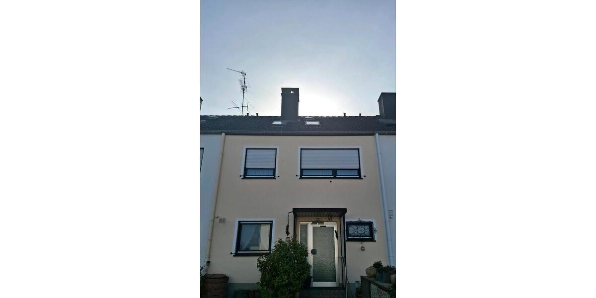 Reihenhaus Bornheim - 8 Zimmer, 137 m&sup2;, 440.000&euro; | Angebot:25422676