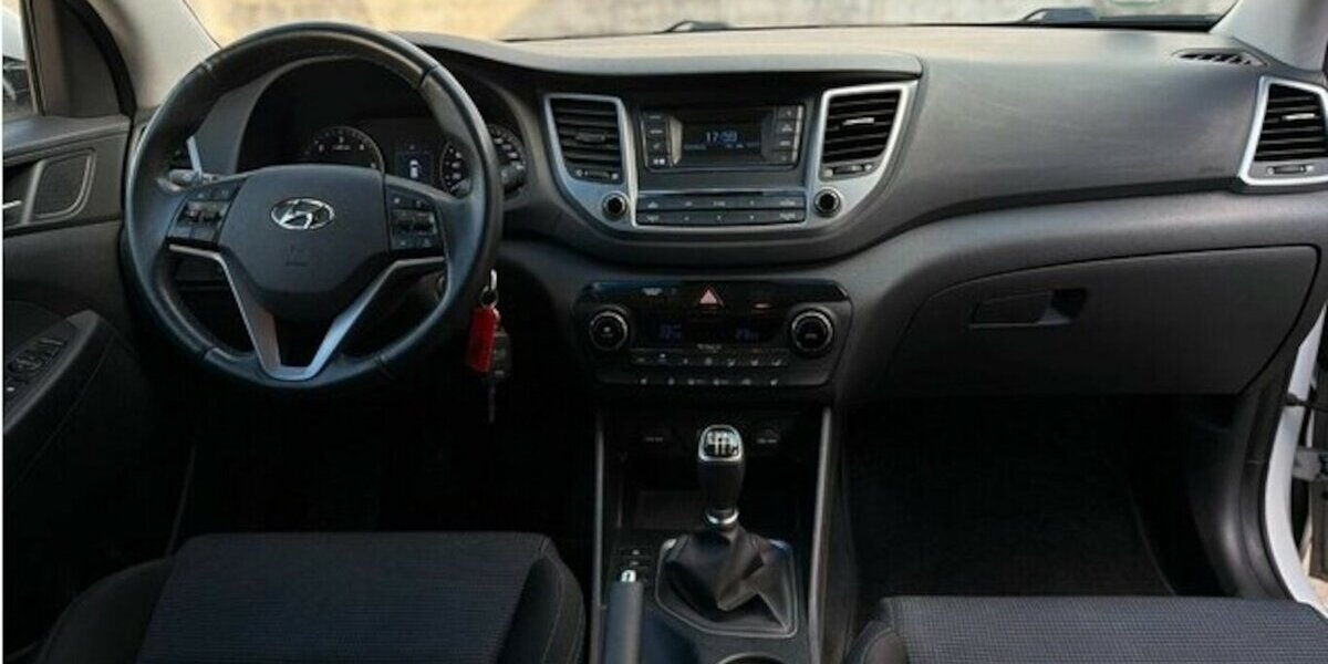 Hyundai Tucson blue 2WD 1. Hand 120.000 km 12.890 &euro; Neckarsulm 74172