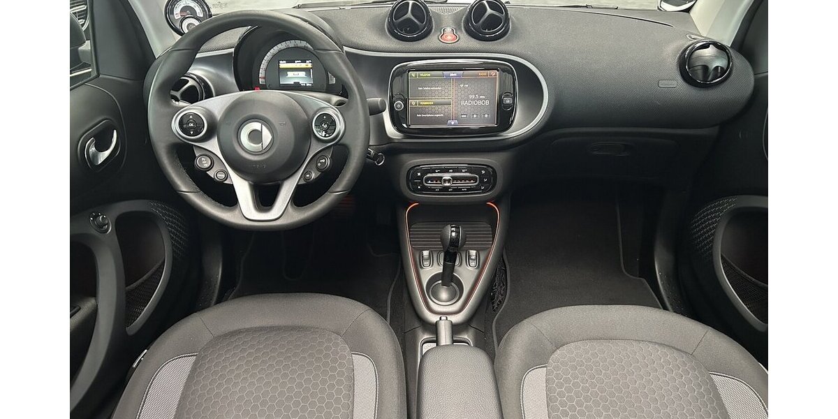 Smart ForTwo EQ CABRIO EXCLUSIVE-22KW-RÜCKFAHRKAMERA! 13.660 km 18.399 € Groß-Umstadt 64823