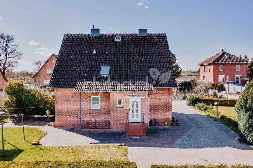 Haus zum Kaufen in Hohnstorf (Elbe) 295.000 € 120 m²
