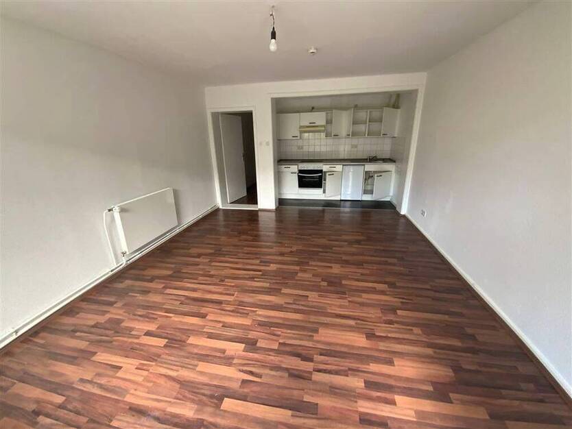 Viertel-Liebhaber aufgepasst : 1 grosses Zimmer mit Balkon und Blick ins Grüne freut sich auf Sie ! Ideal für eine alleinstehende Person