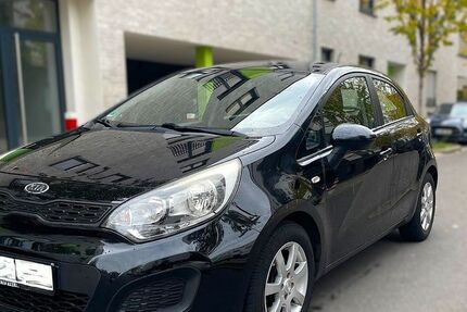 Kia Rio 59.950 km 7.150 &euro; Düsseldorf 40227