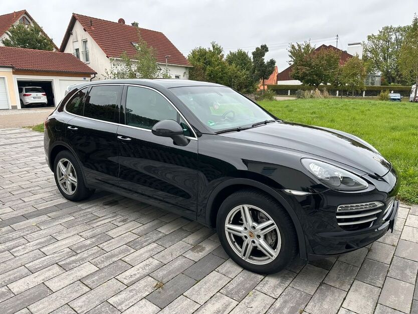 Porsche Cayenne 248.000 km 22.600 € Petershausen 85238