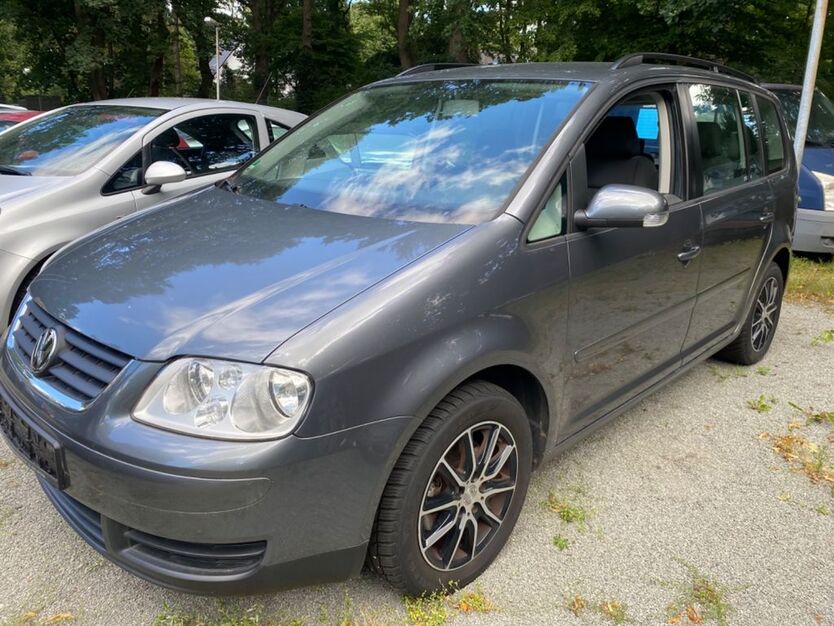 VW Touran 216.793 km 3.990 € Hamburg 22419