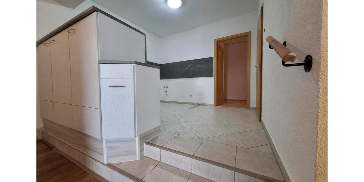 Erdgeschoßwohnung Hohenstein-Ernstthal Ernstthal - 2 Zimmer, 68 m&sup2;, 60.000&euro; | Angebot:26728587