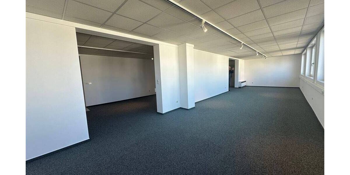 Gewerbeobjekt Leinburg Weißenbrunn - 6 Zimmer, 295 m&sup2;, 1.100&euro; | Angebot:23958257