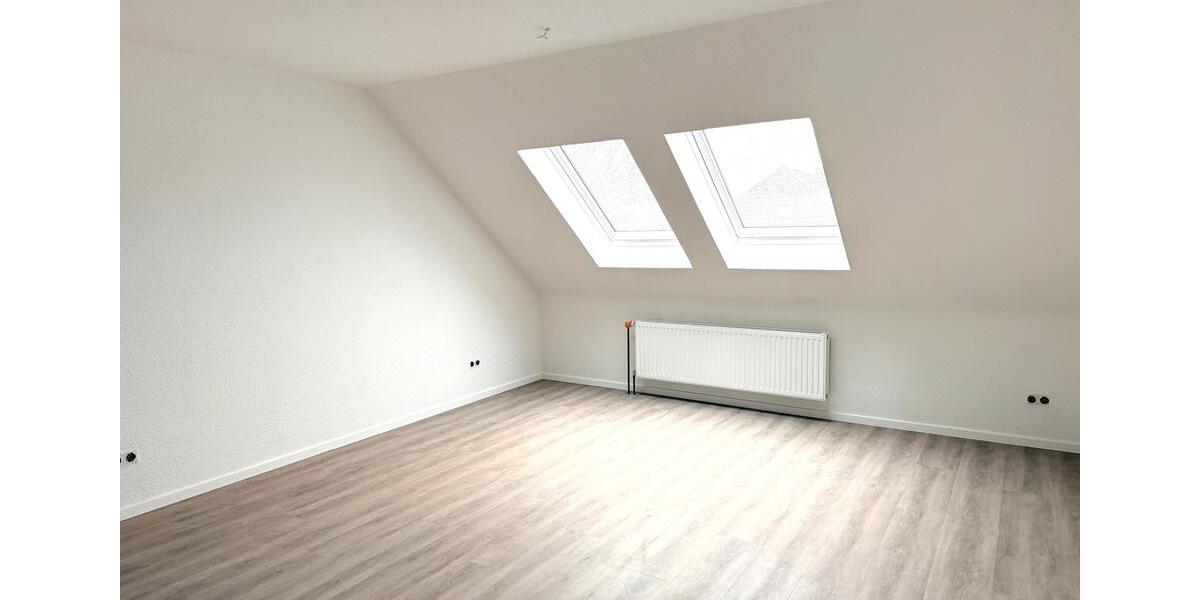 Dachgeschoßwohnung Düren Mariaweiler-Hoven - 3 Zimmer, 82 m&sup2;, 740&euro; | Angebot:24830764