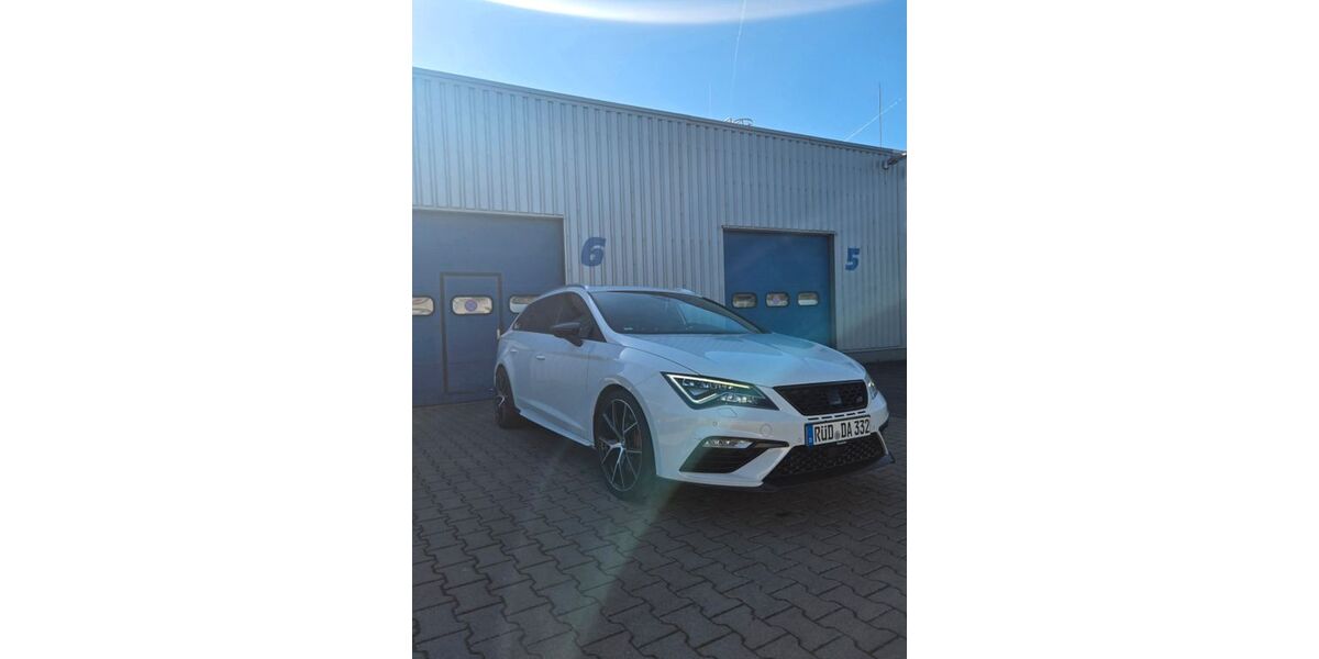Seat Leon 84.000 km 21.100 &euro; Niedernhausen 65527