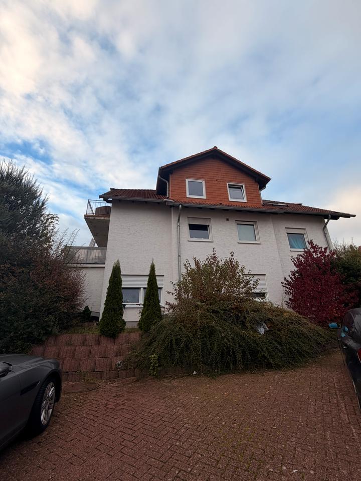 Gemütliche Dachgeschosswohnung mit Balkon und schönem Ausblick zimmer