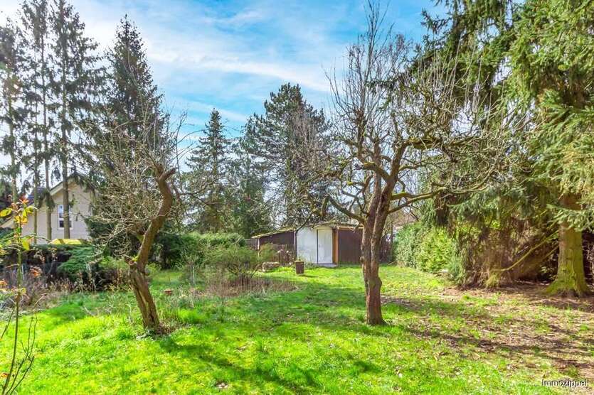 Eckgrundstück in Hönow-Siedlung: Ca.399 m² Wohnbaugrundstück mit WE-Haus zur Neubebauung mit EFH.