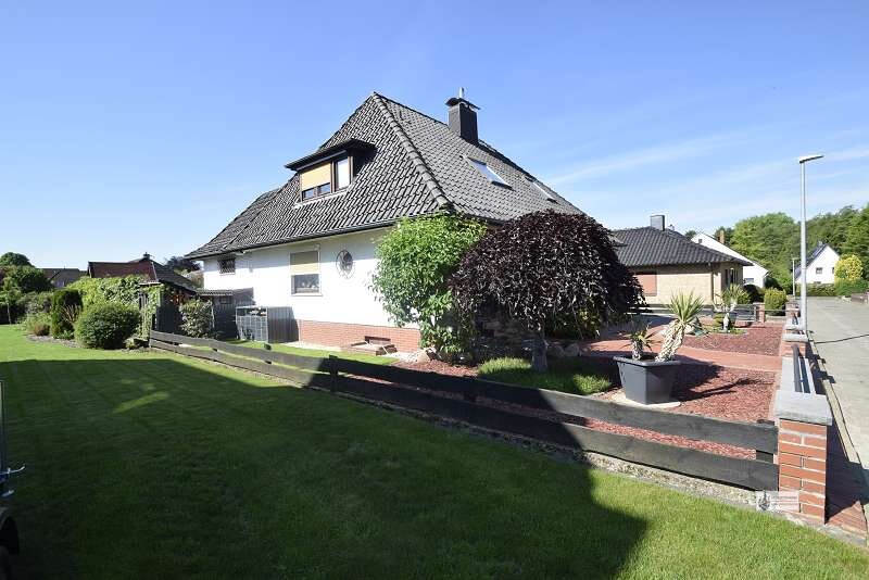 Haus mir Charakter! Garten, Garage, Pool Yaccuzzi, TOP Einrichtung, PV Anlage, Einfach SUPER! - Einfamilienhaus Syke Syke | Angebot:26737396