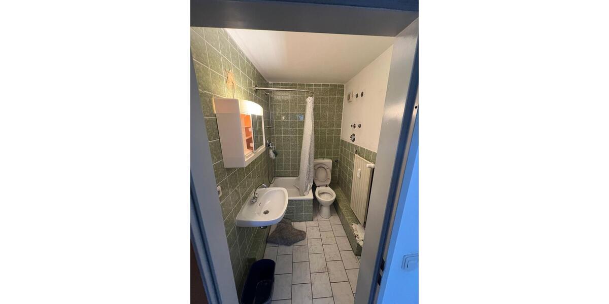 Dachgeschoßwohnung Duisburg Duisburg-Mitte - 3 Zimmer, 70 m&sup2;, 400&euro; | Angebot:26677989