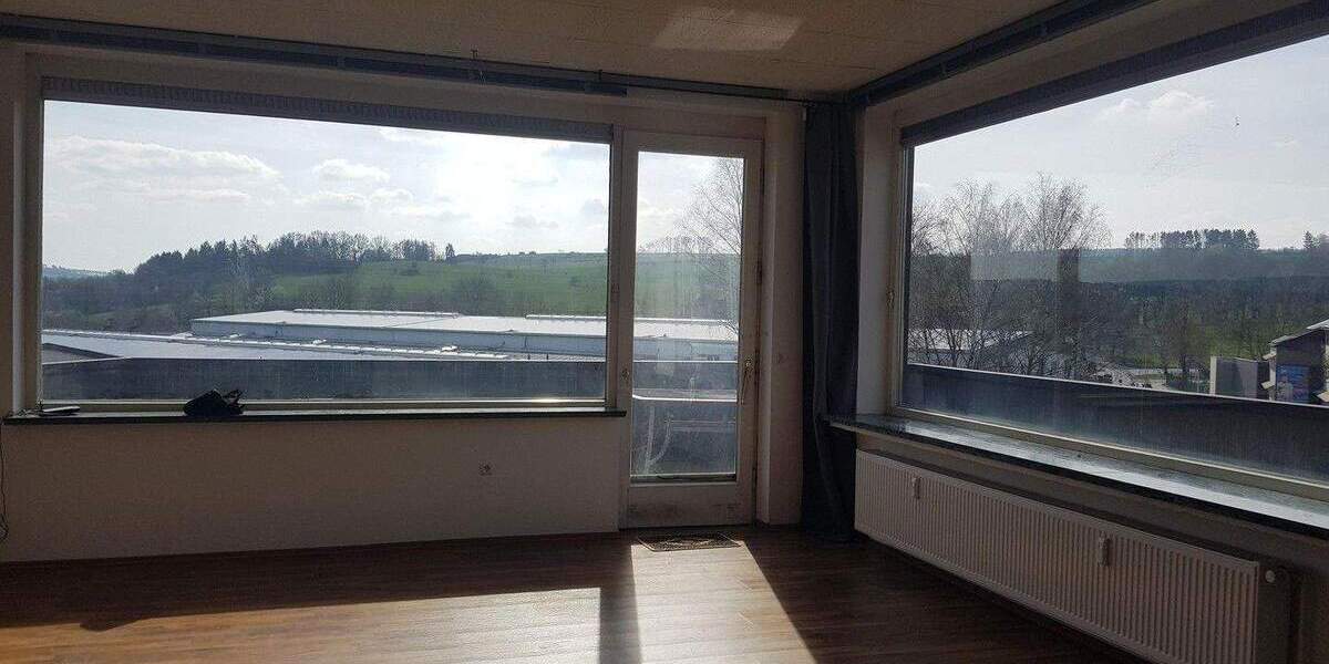 Wohn und Geschäfgsgebäue +3-Familien Haus im Paket zimmer