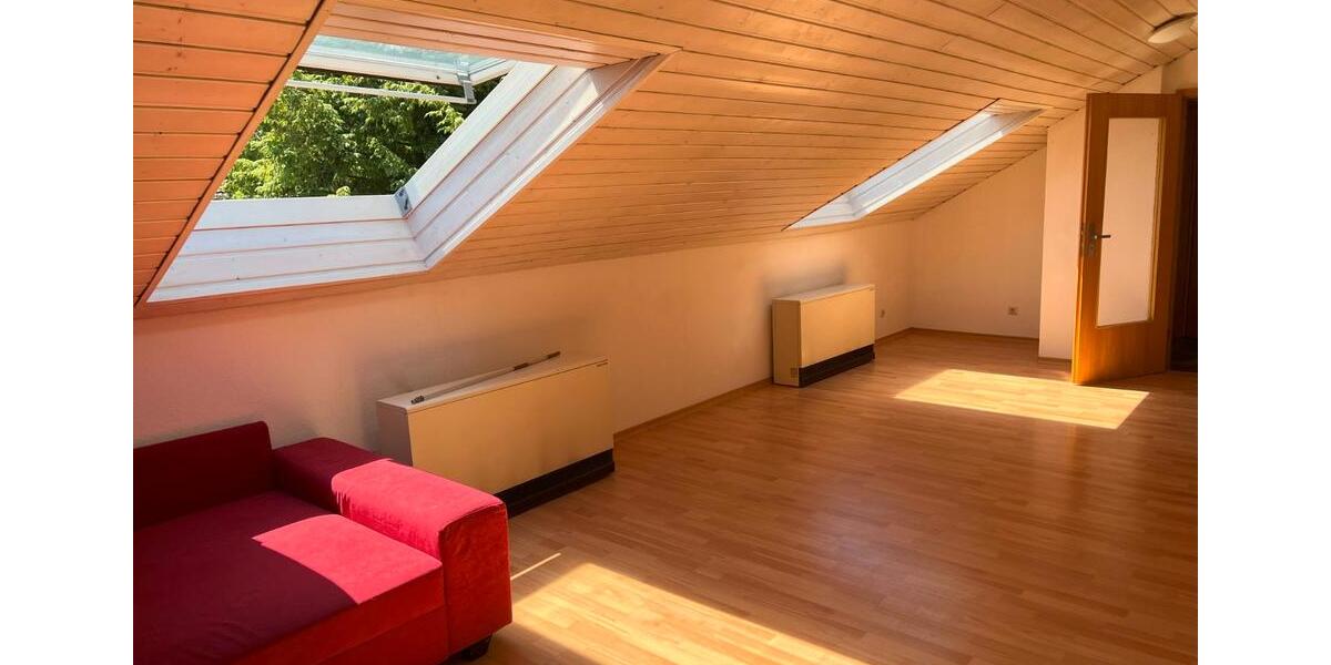 Dachgeschoßwohnung Siegen Weidenau - 3 Zimmer, 70 m&sup2;, 480&euro; | Angebot:26321236