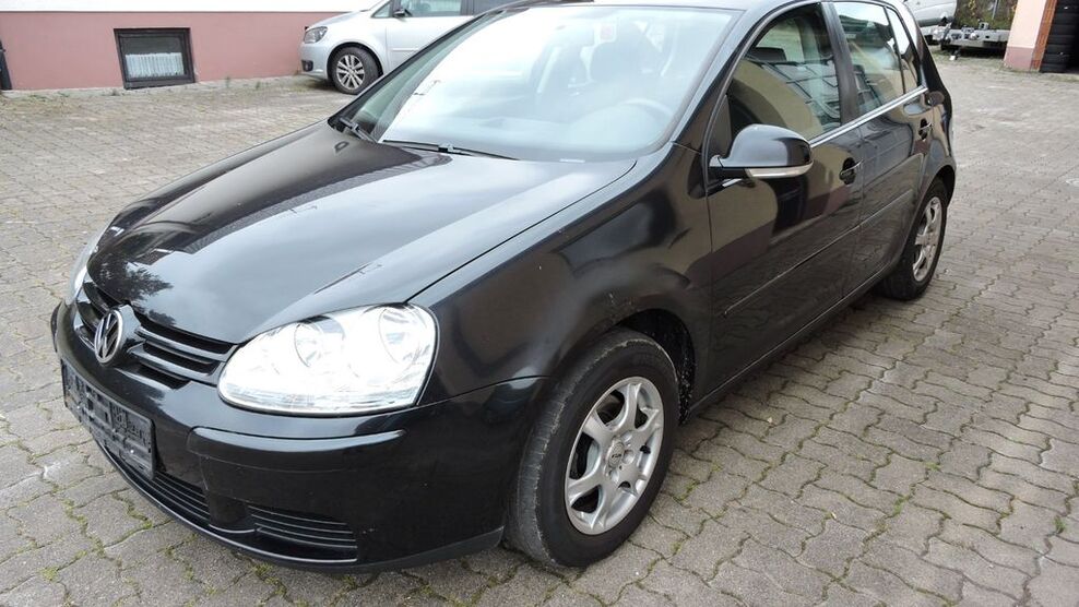 VW Golf 220.000 km 900 € Schömberg 72355