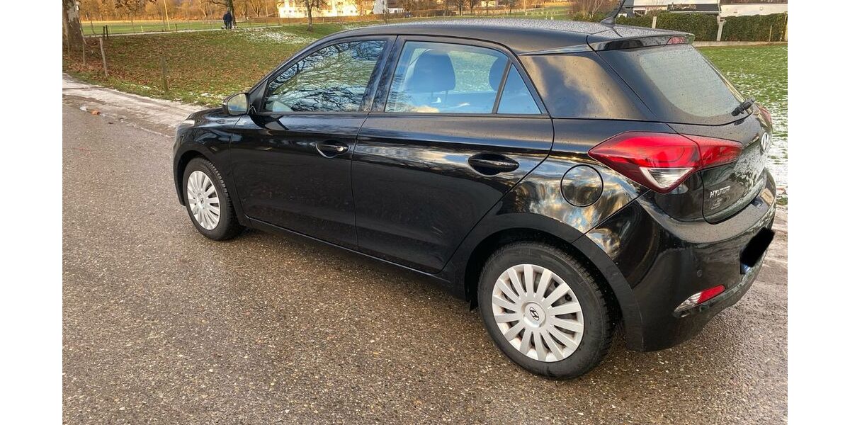 Hyundai i20 60.000 km 11.700 &euro; Weingarten 88250