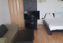 voll möbliertes modernes Single-Appartement im Eurohochhaus