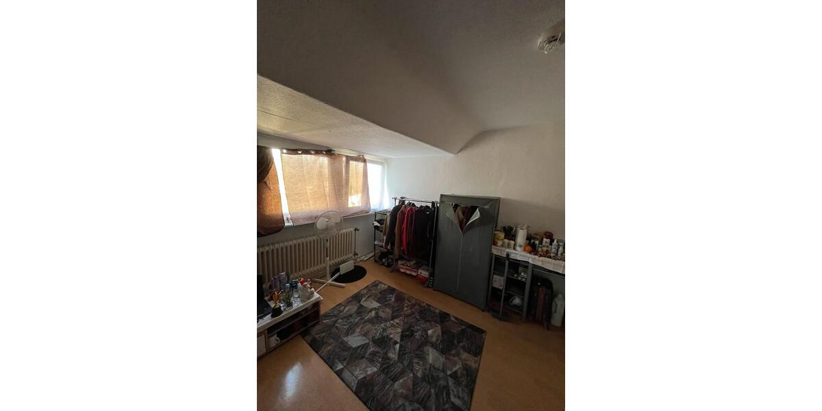Dachgeschoßwohnung Mönchengladbach West - 3 Zimmer, 72 m&sup2;, 132.000&euro; | Angebot:24707350