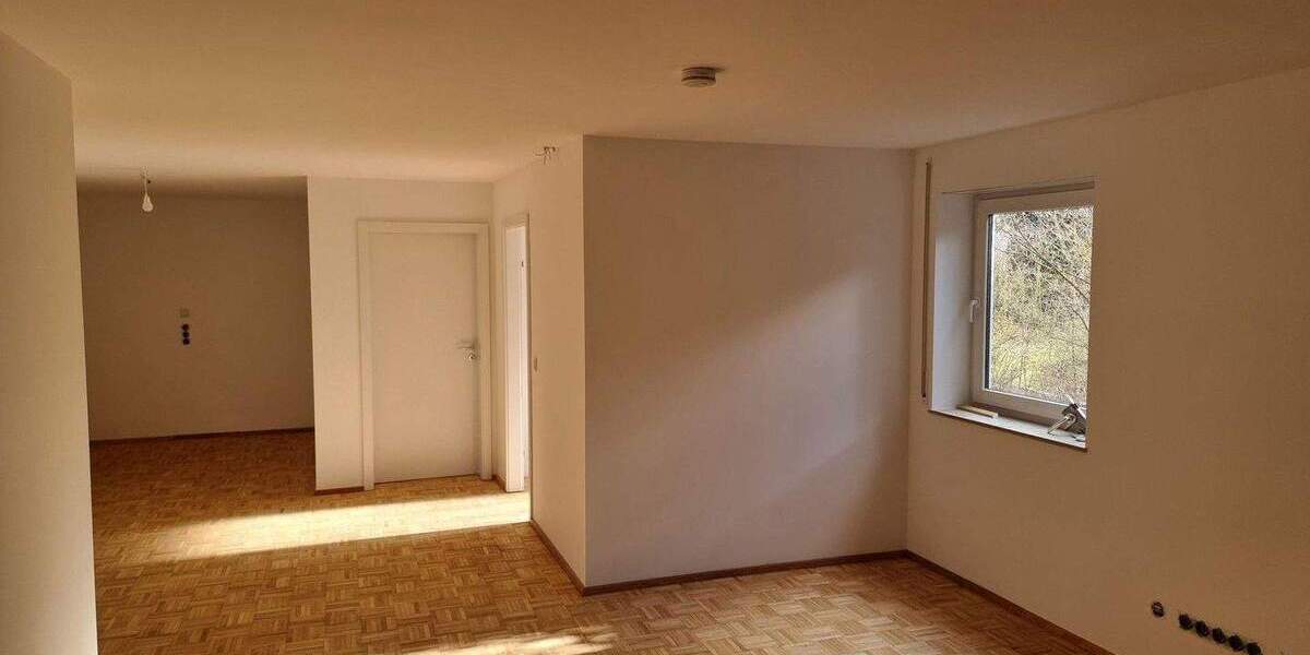 Etagenwohnung Schlüchtern - 2 Zimmer, 83 m&sup2;, 690&euro; | Angebot:25374776