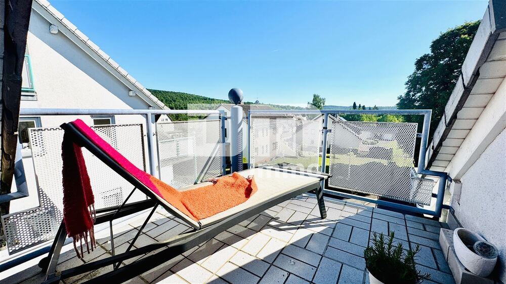 (R)eserviert!Gepflegte Maisonette Wohnung mit Studio 2x Balkon und PKW Stellplatz - Etagenwohnung Bad Emstal | Angebot:26738637