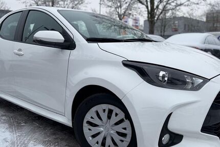 Toyota Yaris 104.000 km 13.990 &euro; berlin 12681