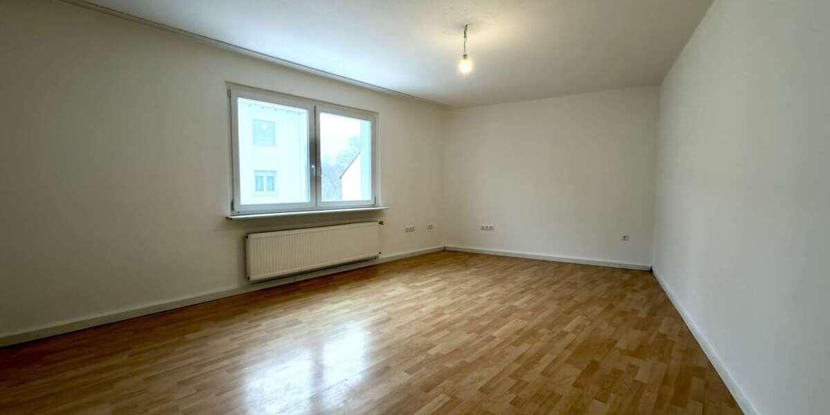 Attraktive 3,5-Zimmer-Wohnung im 2. Obergeschoss mit optionaler Garage - Etagenwohnung Essen Stadtbezirk III | Angebot:25537279