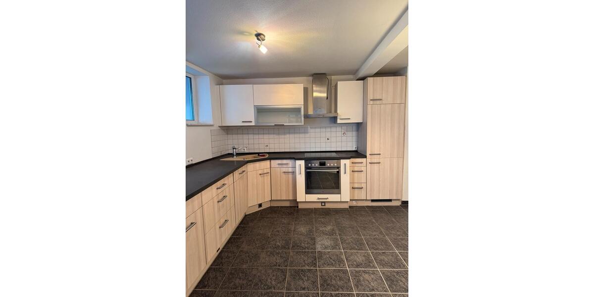 EFH 3ZK Bad mit abgeschlossenem Innenhof, Laube und Außen-WC 3 zimmer