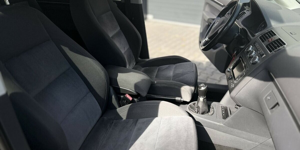 VW Touran Highline / Navi / 7 Sitze / Klima / AHK 255.000 km 7.190 &euro; Mönchengladbach 41066