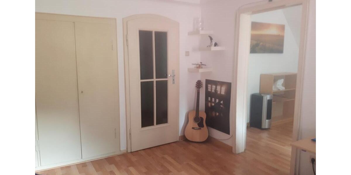 Dachgeschoßwohnung Saarbrücken St. Arnual - 4 Zimmer, 77 m&sup2;, 135.000&euro; | Angebot:27161381