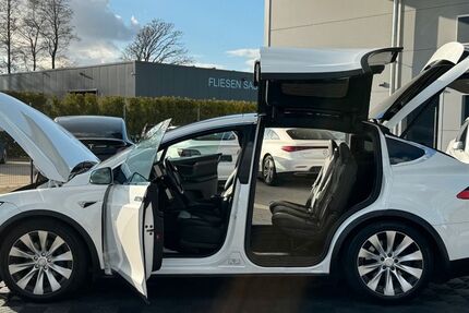 Tesla Model X 99.555 km 43.750 &euro; Emsbüren 48488