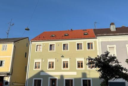 Erstbezug - Drei moderne Wohnungen am Marktplatz: mit Aufzug, Garten Balkon zimmer