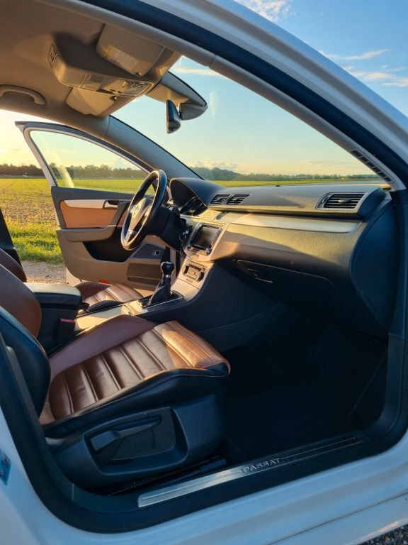 VW Passat Variant 274.000 km 6.700 € Taufkirchen 82024