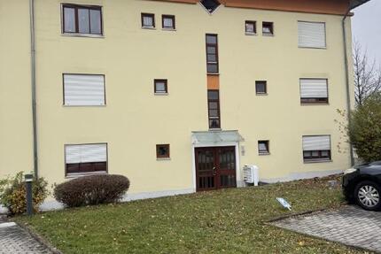 Schöne helle DG Wohnung mit Loggia 2 zimmer