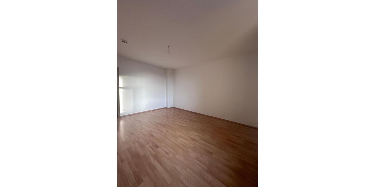 Etagenwohnung Glauchau - 2 Zimmer, 61 m&sup2;, 335&euro; | Angebot:26676961