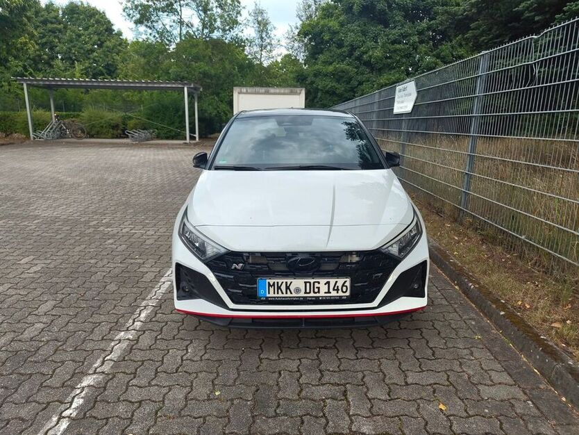 i20
