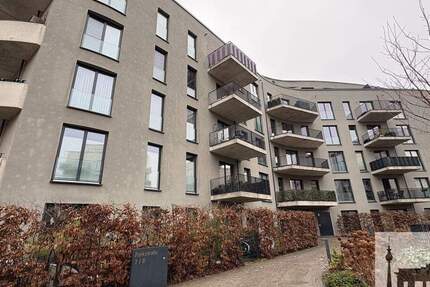 Toller Grundriss - großer Balkon - Einbauküche - das alles sucht Sie! 2 zimmer