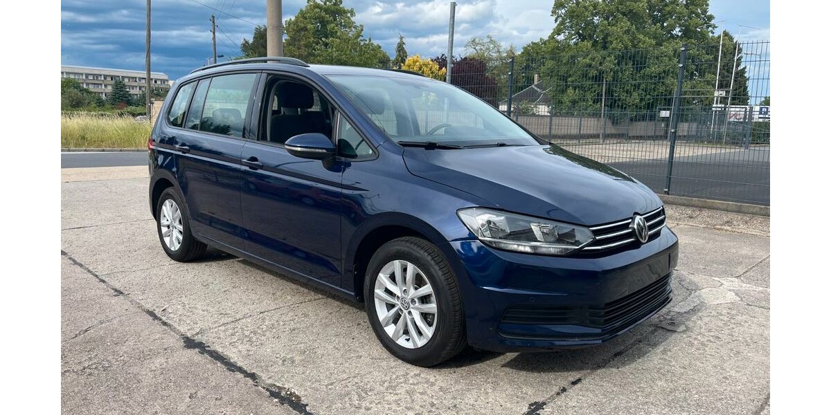 VW Touran 99.924 km 16.980 &euro; Bautzen 02625