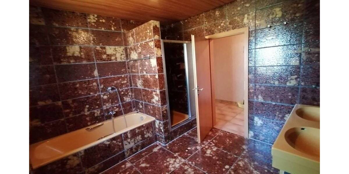 Einfamilienhaus Fritzlar / Cappel Cappel - 8 Zimmer, 267 m&sup2;, 275.000&euro; | Angebot:23966096