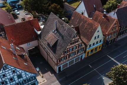 Haus zum Kaufen in Kirchheim unter Teck 1.399.000 € 240 m² 8 zimmer