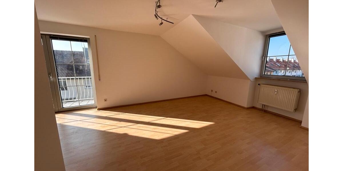 Dachgeschoßwohnung Ingolstadt - 2 Zimmer, 41 m&sup2;, 800&euro; | Angebot:25414088