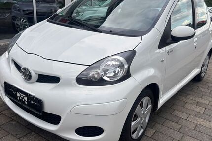 Toyota Aygo (X) 102.420 km 2.950 &euro; Kirchberg 55481