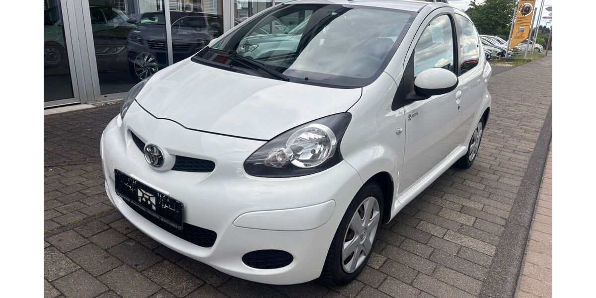 Toyota Aygo (X) 102.420 km 3.300 &euro; Kirchberg 55481