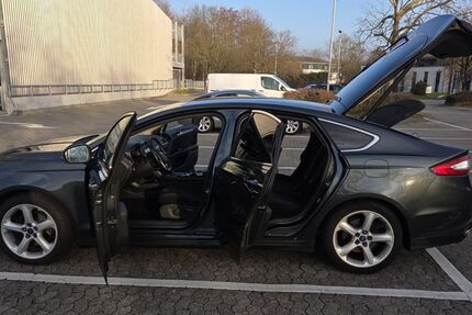 Ford Mondeo 256.000 km 8.700 &euro; Düsseldorf 40215
