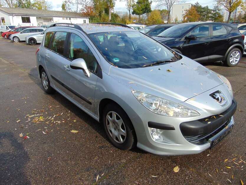 Peugeot 308 177.000 km 2.999 € Meissen 01662