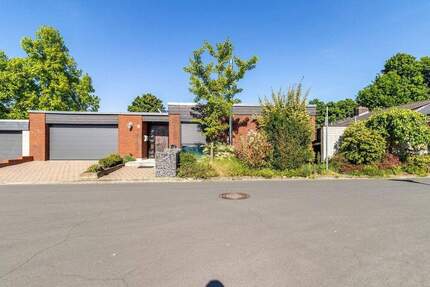 renovierter Bungalow mit 5,5 Zimmern, Schwimmbad und Doppelgarage 5 zimmer