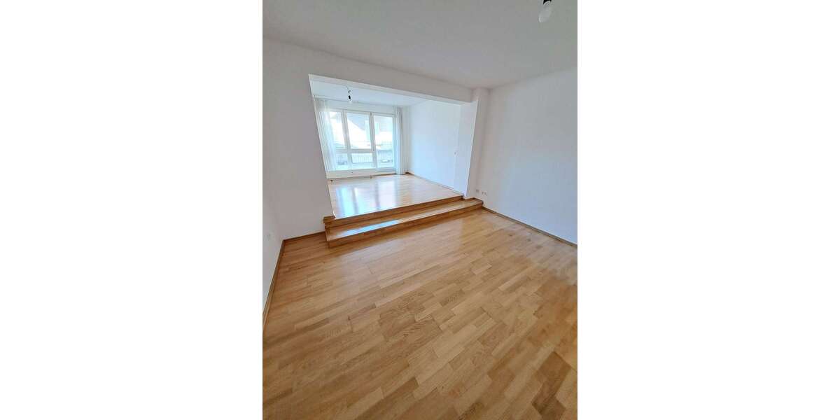 Etagenwohnung Stuttgart Luginsland - 2 Zimmer, 68 m&sup2;, 720&euro; | Angebot:26906615