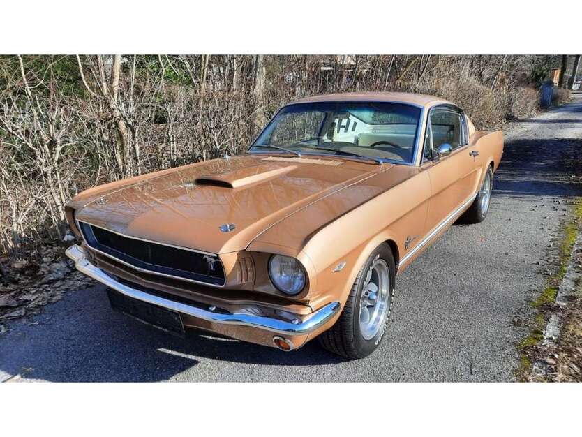 Ford Mustang 2.500 km 59.990 € Pocking 94060