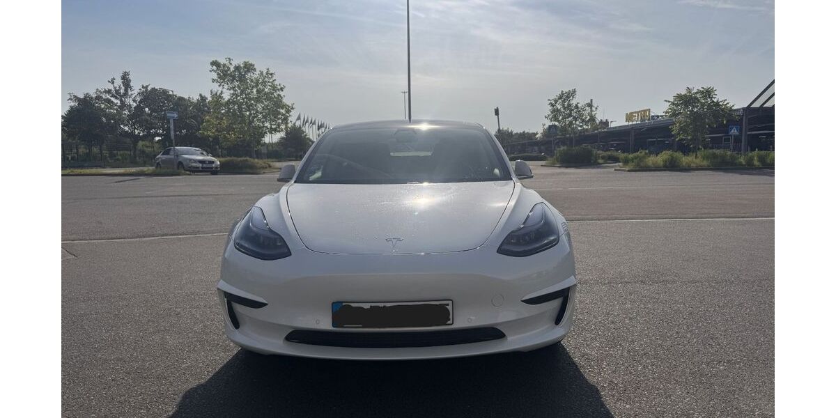Tesla Model 3 39.035 km 22.999 &euro; Leipzig 04103