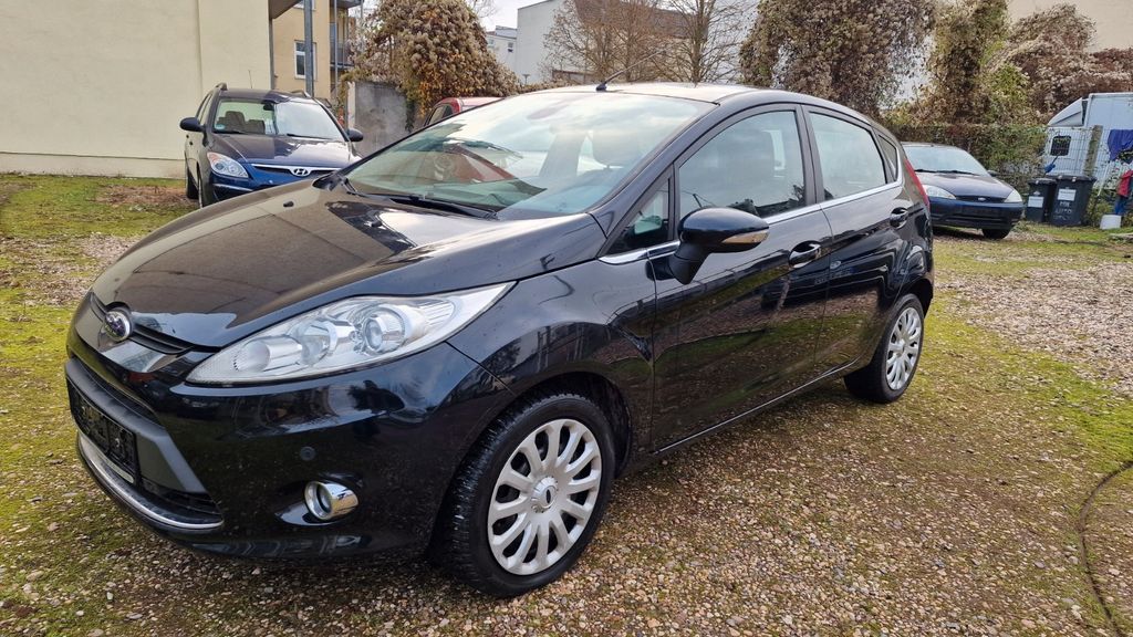 Ford Fiesta 194.435 km 2.490 &euro; Magdeburg 39106